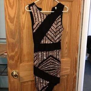 ‼️⭐️MUST GO⭐️‼️ The perfect party dress ✨🥂